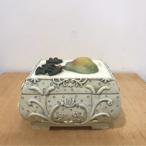 Vintage Ornate Jewelry Trinket Box Case Plums Lidded Art Nouveau Footed Resin - Picture 1 of 12